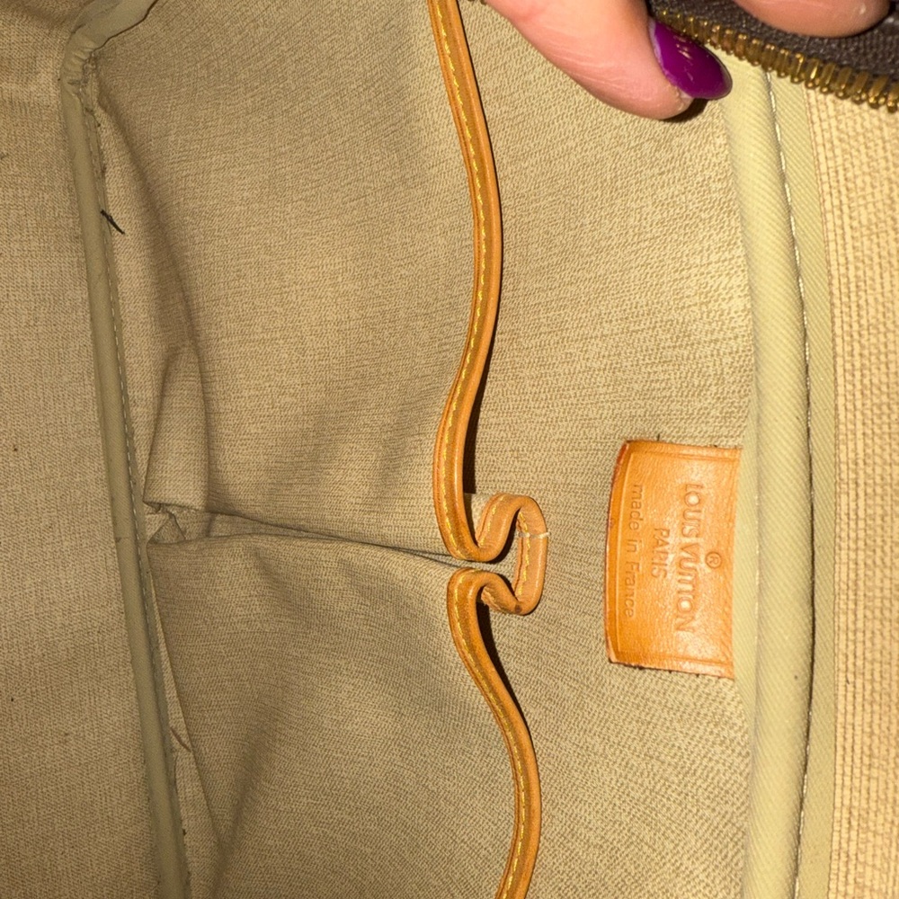 Louis Vuitton Deauville  Monogram Tote Bag - Picture 7 of 8